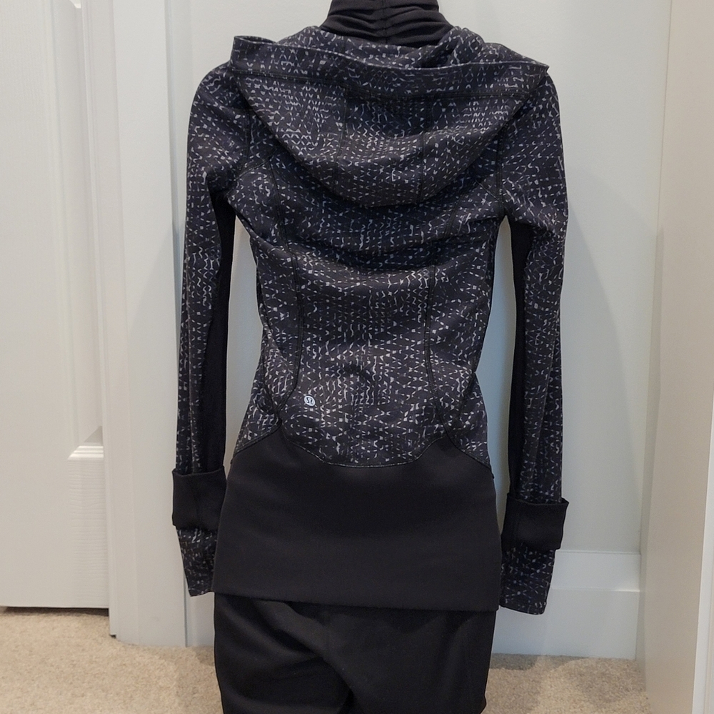 LULULEMON Grey Daily Practice Jacket - Picture 5 of 13